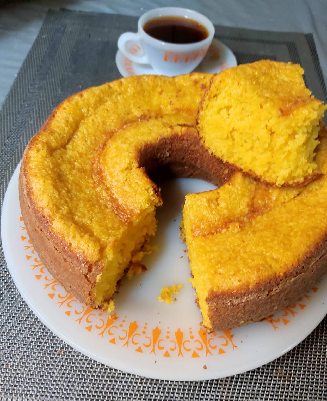 Bolo De Milho De Lata Tradicional Cremoso Com Queijo 7189