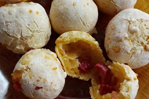 pao de queijo recheado