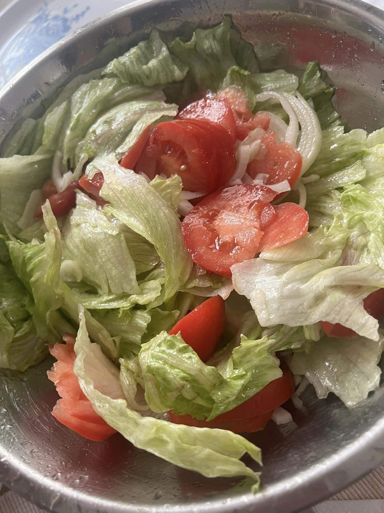 salada alface e tomate