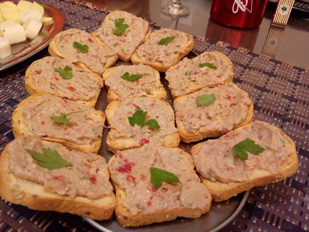 torrada pate sardinha